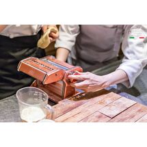 MARCATO Ιταλίας ATLAS150 DESIGN ΑΛΟΥΜΙΝΙΟ Ανοδιωμένο Βαμμένο Μηχανή Φύλλου και Ζυμαρικών 20x20x15.5cm Διαιρούμενη MAX Πλάτος Ζύμης 15cm Βάρος 1.68kg Ροζ