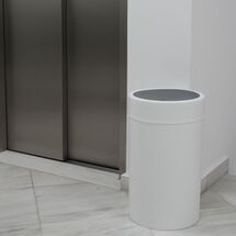 Κάδος Απορριμμάτων Πλαστικός 28lt  Ø30x50cm Πολυχρηστικός με Αιωρούμενο Καπάκι Λευκό-Λάβα