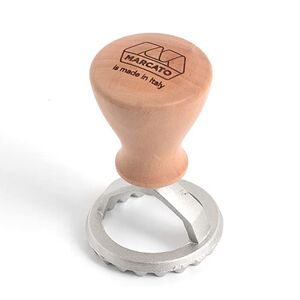 MARCATO Ιταλίας Σφραγίδα-Κόφτης Αλουμινίου για Ζύμες και Ζυμαρικά Ravioli με Ξύλινη Λαβή Design Κύκλος 48mm