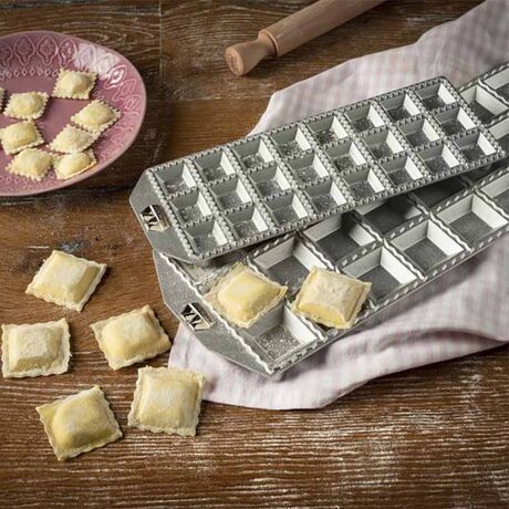 MARCATO Ιταλίας Φόρμα Design 48 θέσεων Ασημί για Ζυμαρικά Raviolini 30x10x2cm και Πλάστης