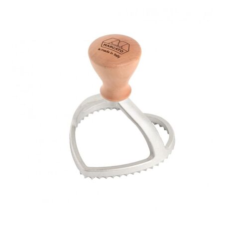 MARCATO Ιταλίας Σφραγίδα-Κόφτης Αλουμινίου για Ζύμες και Ζυμαρικά Ravioli με Ξύλινη Λαβή Design Καρδιά 80mm