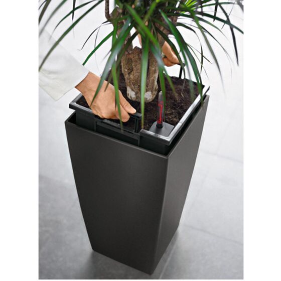 LECHUZA CUBICO 22 Premium Επιτραπέζια Γλάστρα 22x22x41cm Αυτοποτιζόμενη με Δοχείο Φύτευσης Μαύρη Γυαλιστερή Γερμανίας