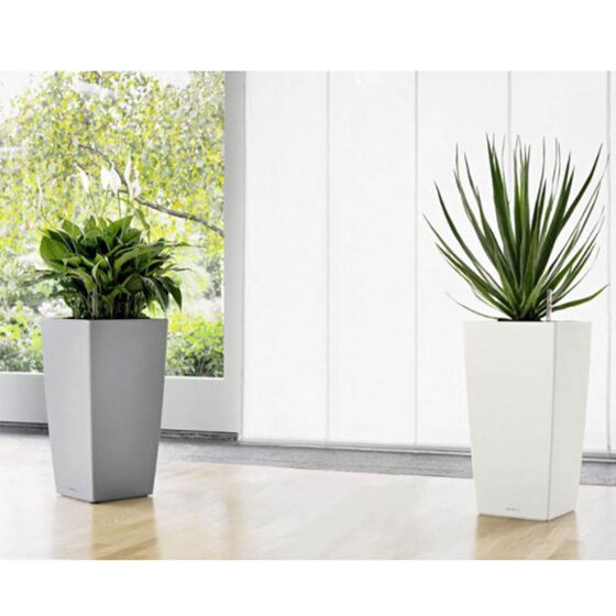 LECHUZA CUBICO 22 Premium Επιτραπέζια Γλάστρα 22x22x41cm Αυτοποτιζόμενη με Δοχείο Φύτευσης Ασημί Γυαλιστερή Γερμανίας