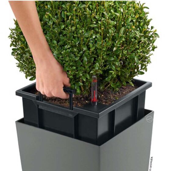 LECHUZA CUBICO 22 Premium Επιτραπέζια Γλάστρα 22x22x41cm Αυτοποτιζόμενη με Δοχείο Φύτευσης Ασημί Γυαλιστερή Γερμανίας