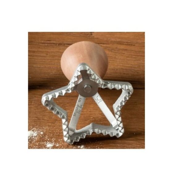 MARCATO Ιταλίας Σφραγίδα-Κόφτης Αλουμινίου για Ζύμες και Ζυμαρικά Ravioli με Ξύλινη Λαβή Design Αστέρι 65mm