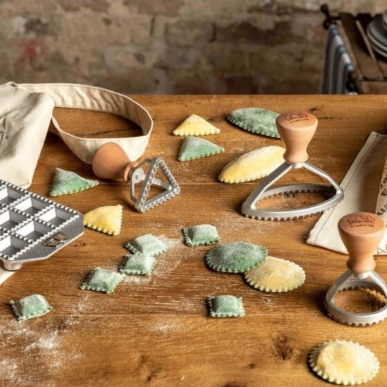 MARCATO Ιταλίας Σφραγίδα-Κόφτης Αλουμινίου για Ζύμες και Ζυμαρικά Ravioli με Ξύλινη Λαβή Design Οβάλ 100mm