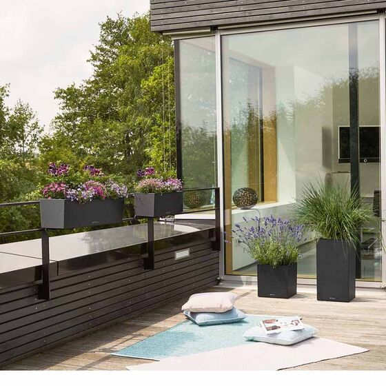 LECHUZA Balconera Stone 40 Ζαρντινιέρα 40x19x19cm Αυτοποτιζόμενη με Δοχείο Φύτευσης Graphite Black Γερμανίας