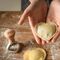 Marcato Σφραγίδα-Κόφτης Αλουμινίου για Ζύμες και Ζυμαρικά Ravioli με Ξύλινη Λαβή Design Καρδιά 50mm