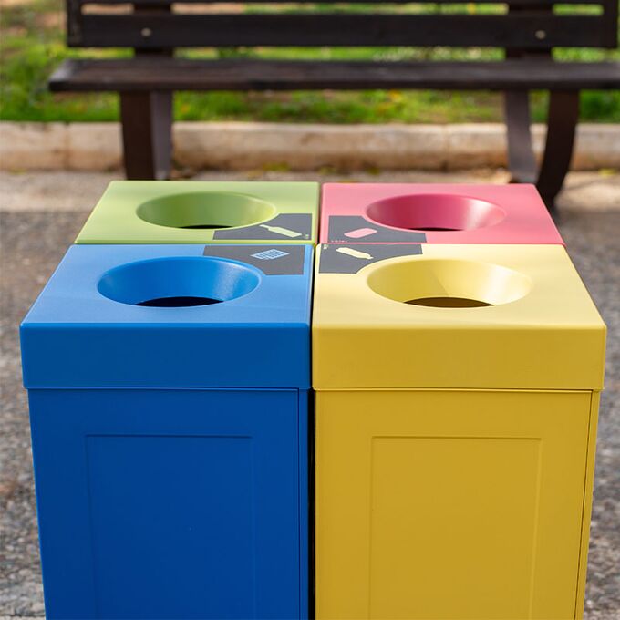 Κάδος Ανακύκλωσης 70lt 30x30x70cm Πλαστικός με Άνοιγμα στο Καπάκι Συναρμολογούμενος CUBO Full Color Κεράσι Ελλάδας